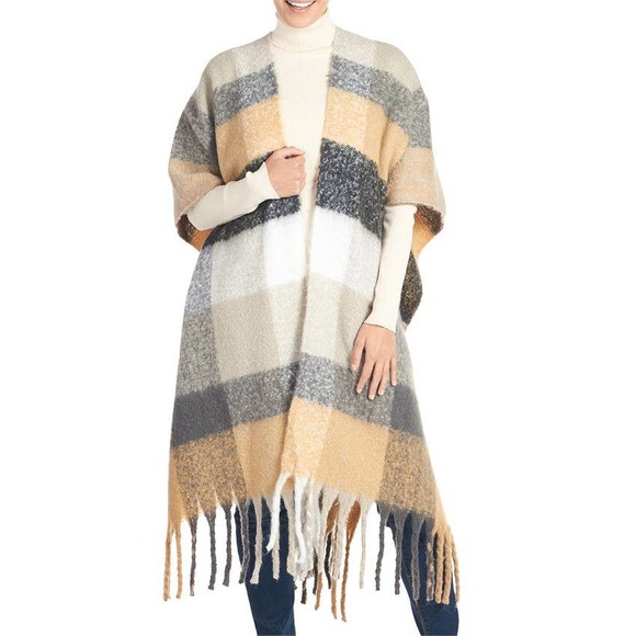 Coco & Carmen Accessories - Grey & Camel Plaid Soft Fringe Shawl